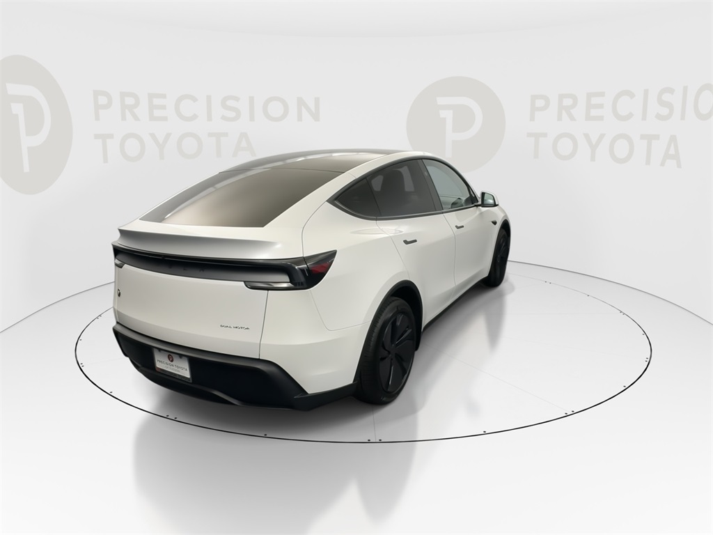 2026 Tesla Model Y Long Range photo 16