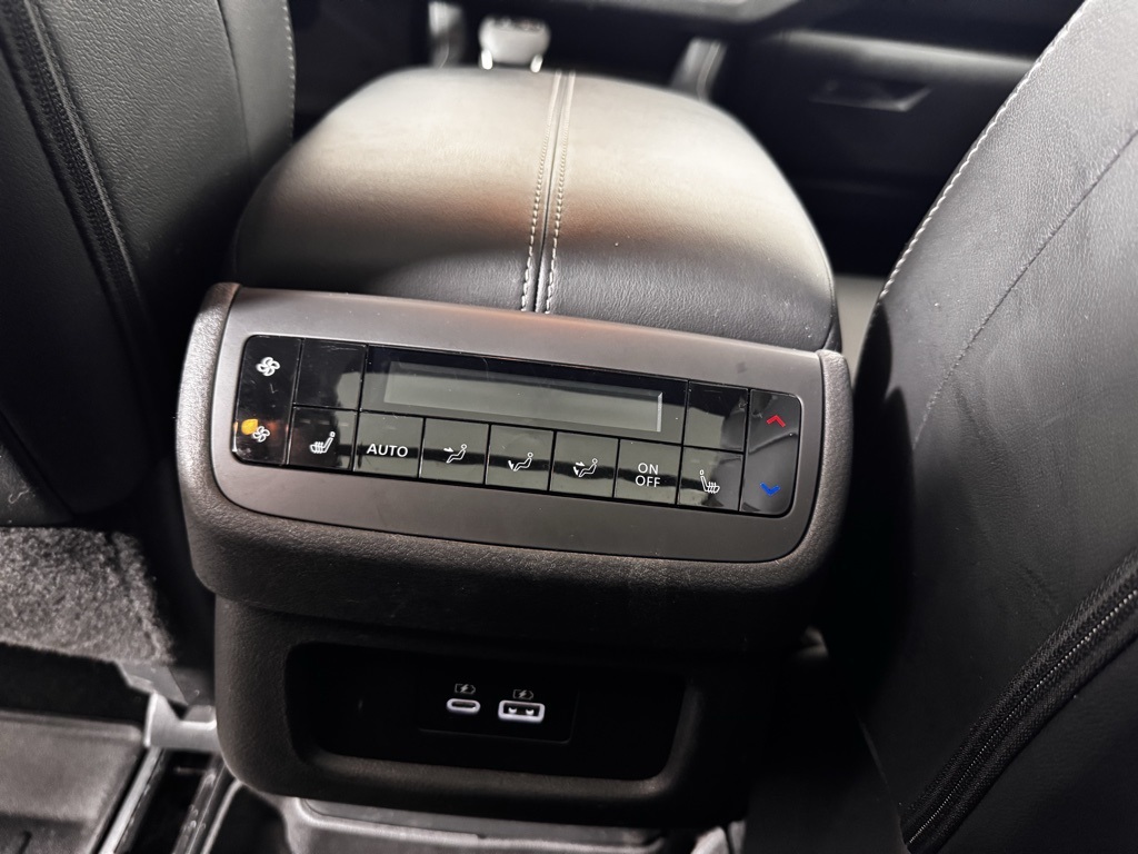 2023 Nissan Pathfinder SL photo 16