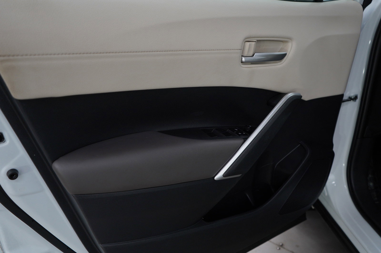 2022 Toyota Corolla Cross XLE photo 22