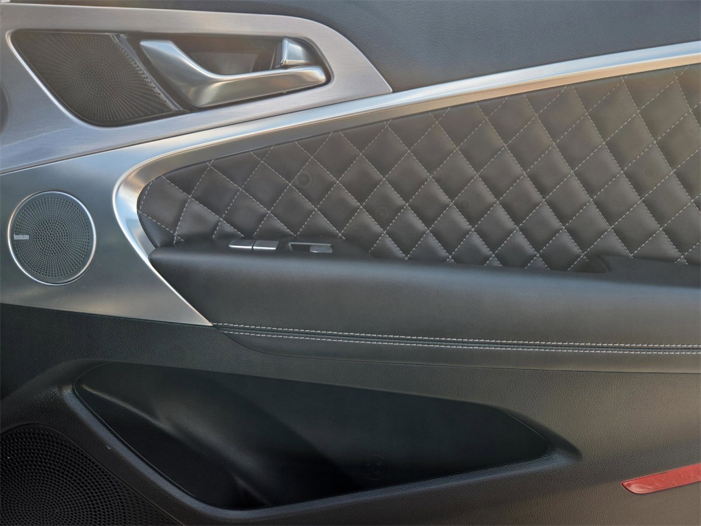 2020 Genesis G70 3.3T photo 23
