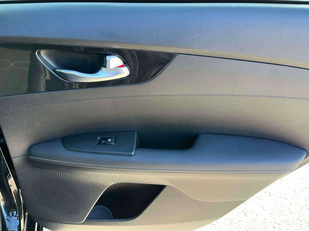2022 Kia Forte GT-Line photo 7