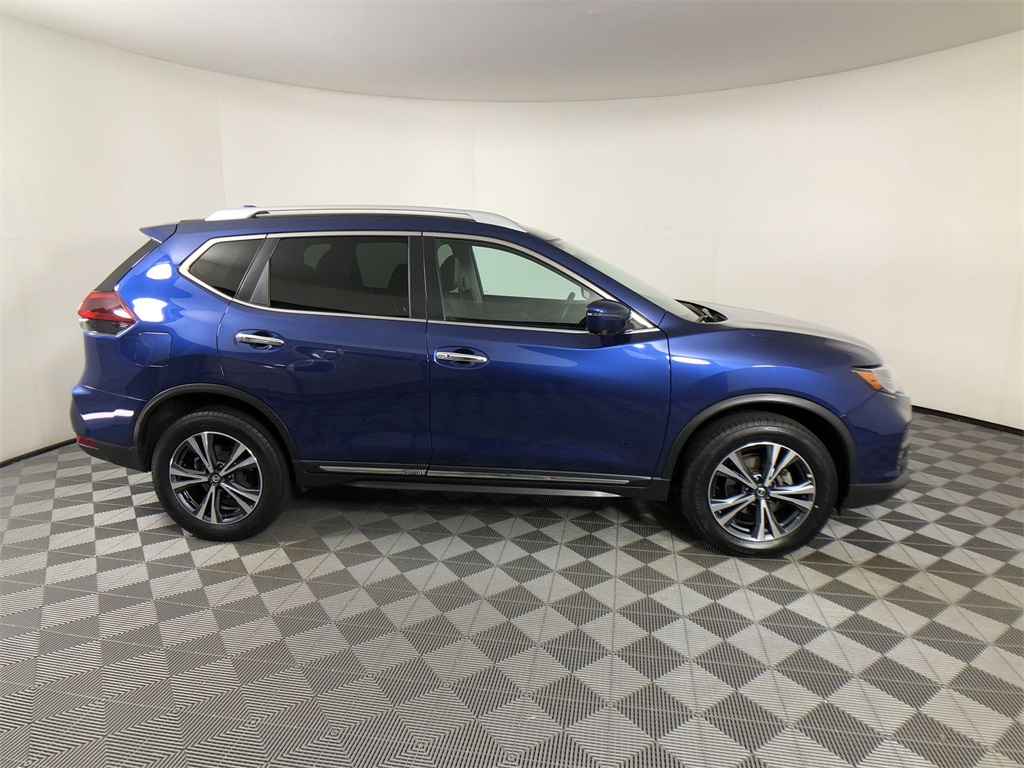 2018 Nissan Rogue SL photo 3
