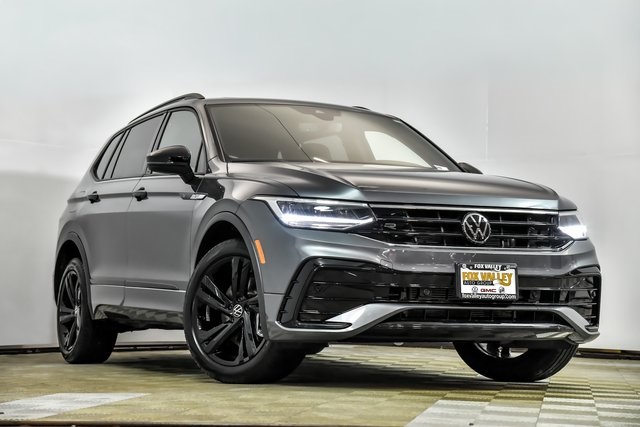2024 Volkswagen Tiguan SE R-LINE BLACK's photo