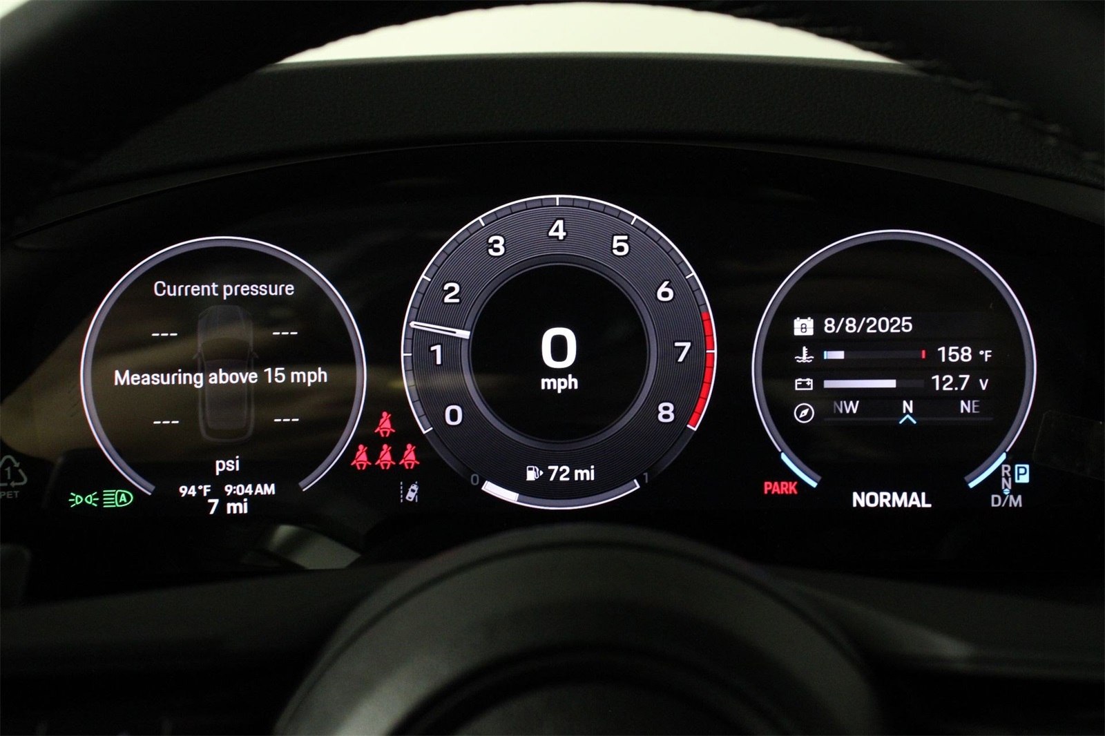 2025 Porsche Cayenne photo 12
