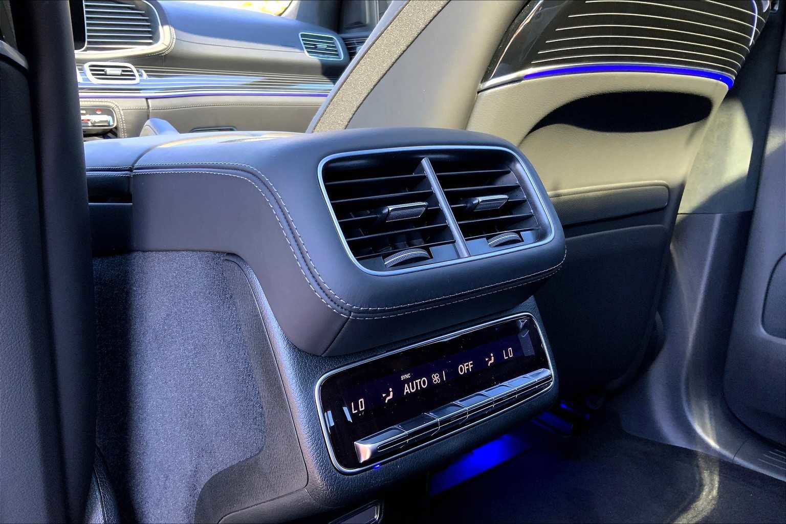 2026 Mercedes Benz GLS 580 4MATIC photo 22