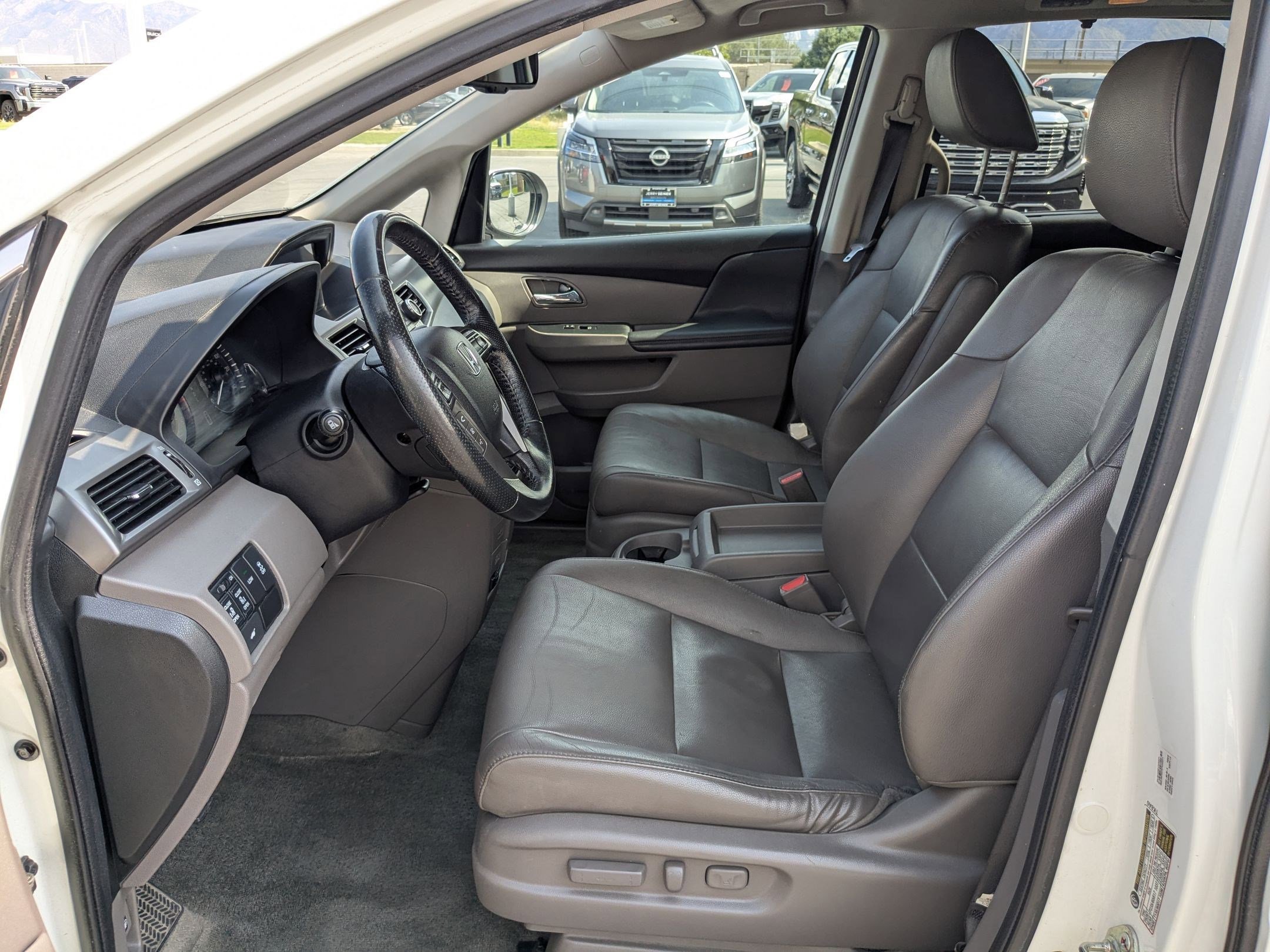 2015 Honda Odyssey EX-L photo 17