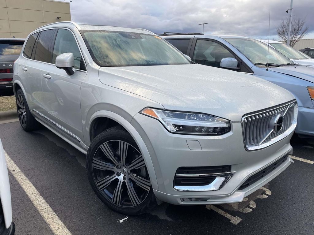 2022 Volvo XC90 Inscription's photo