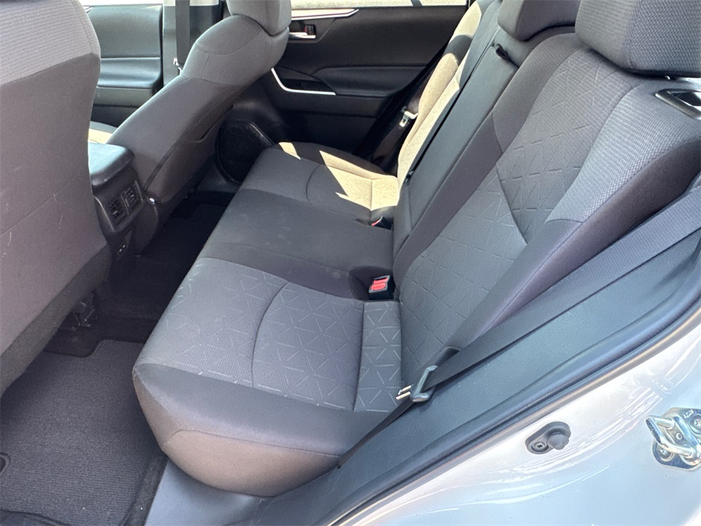 2022 Toyota RAV4 XLE photo 18