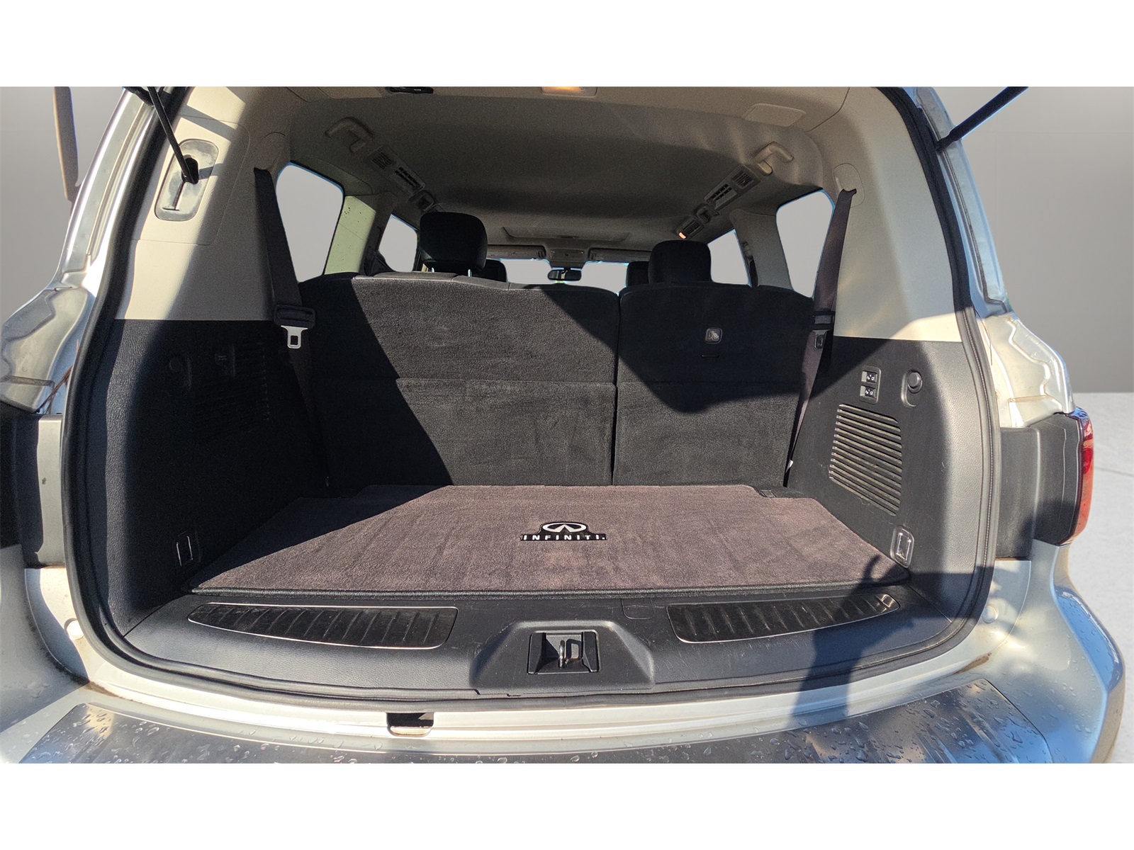 2019 Infiniti QX80 Base photo 16