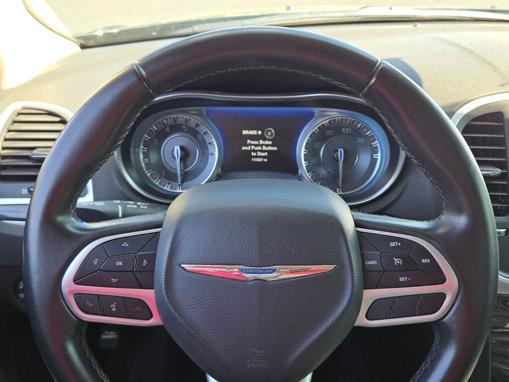 2018 Chrysler 300 Touring photo 26