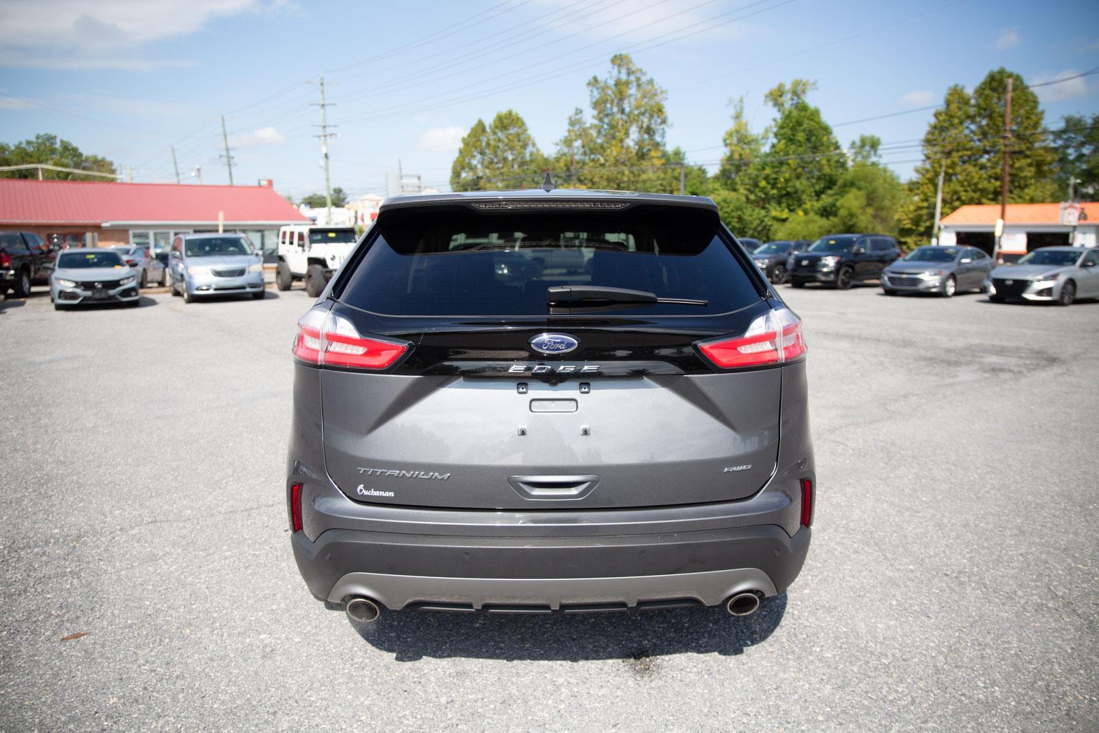 2024 Ford Edge Titanium photo 4