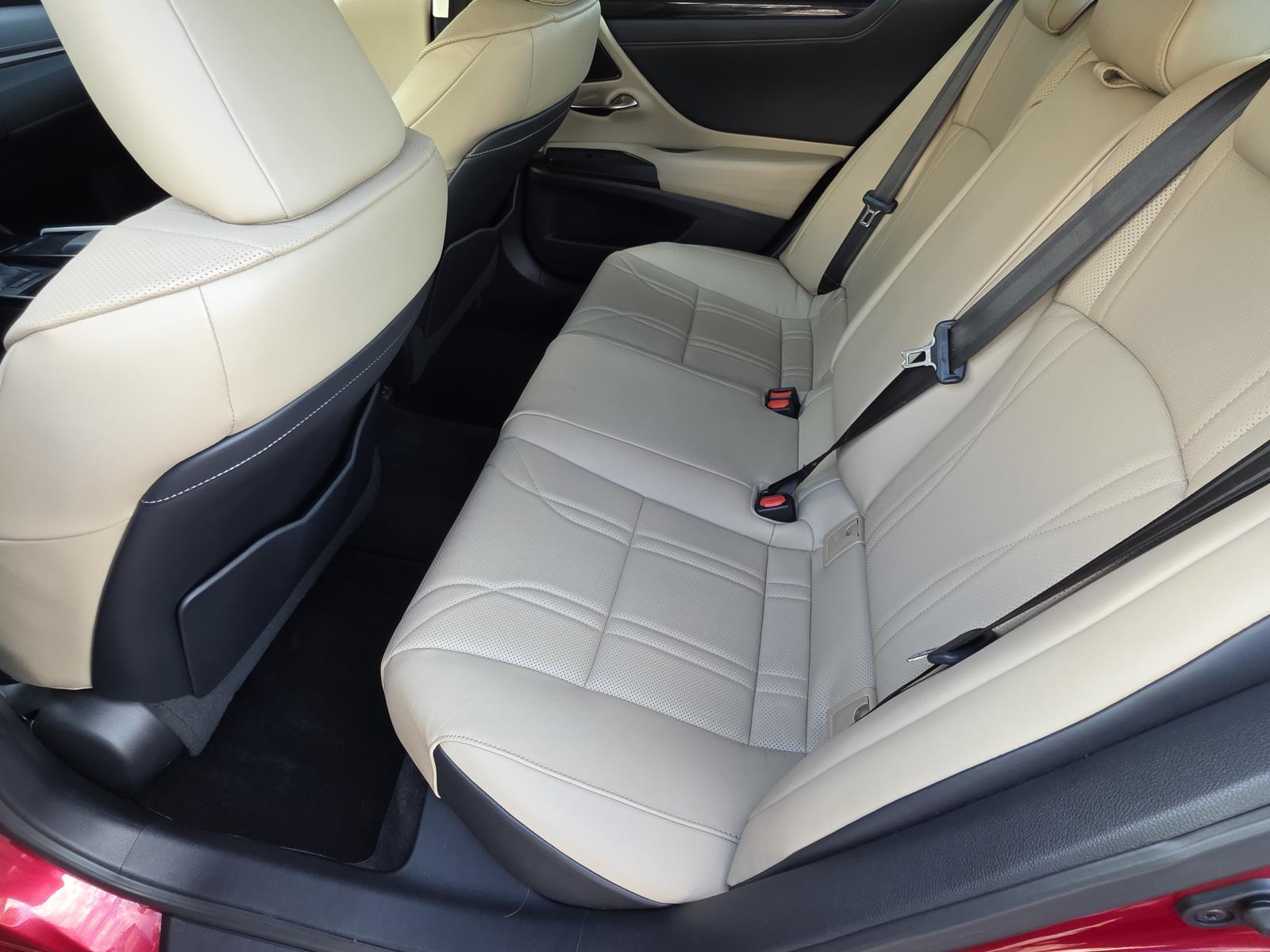 2020 Lexus ES 350 Ultra Luxury photo 9