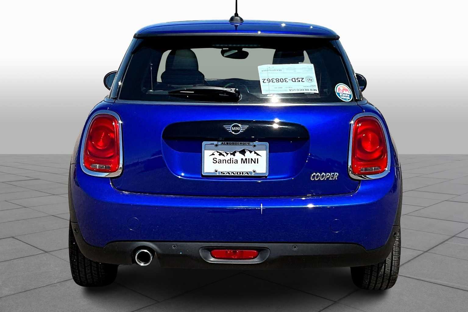 2021 Mini Cooper 2 Door Hardtop photo 4