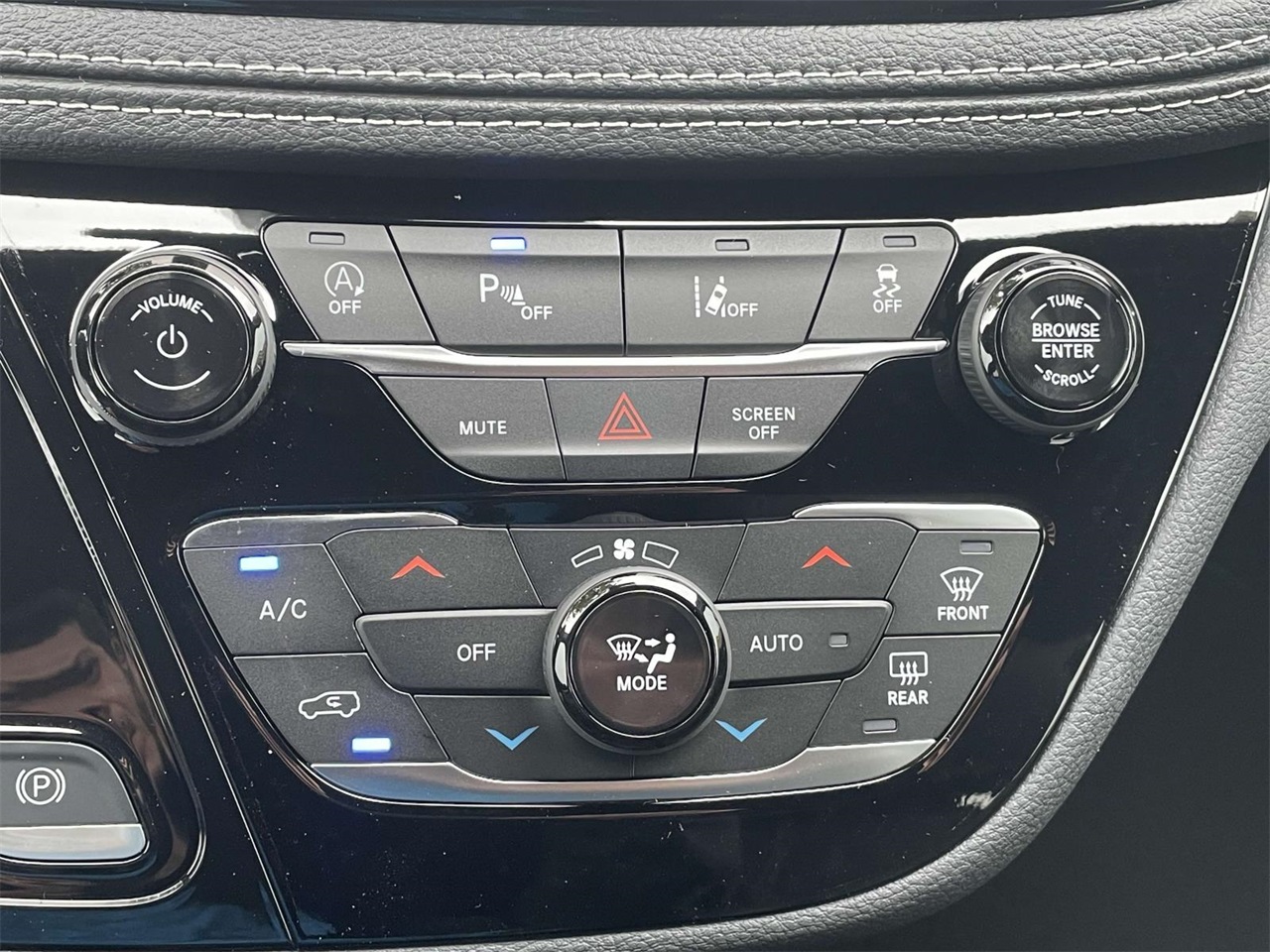 2026 Chrysler Pacifica photo 18