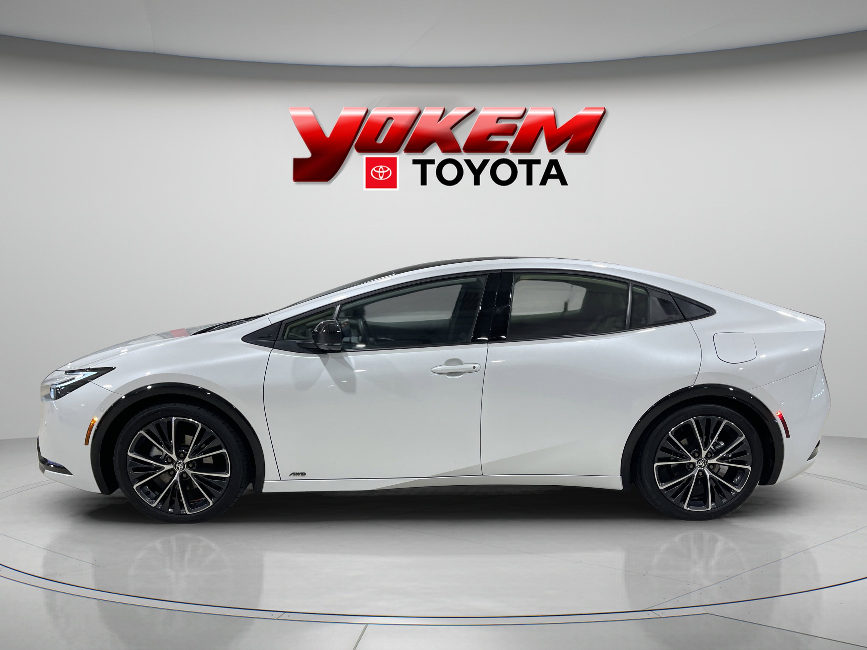 2024 Toyota Prius Limited photo 2