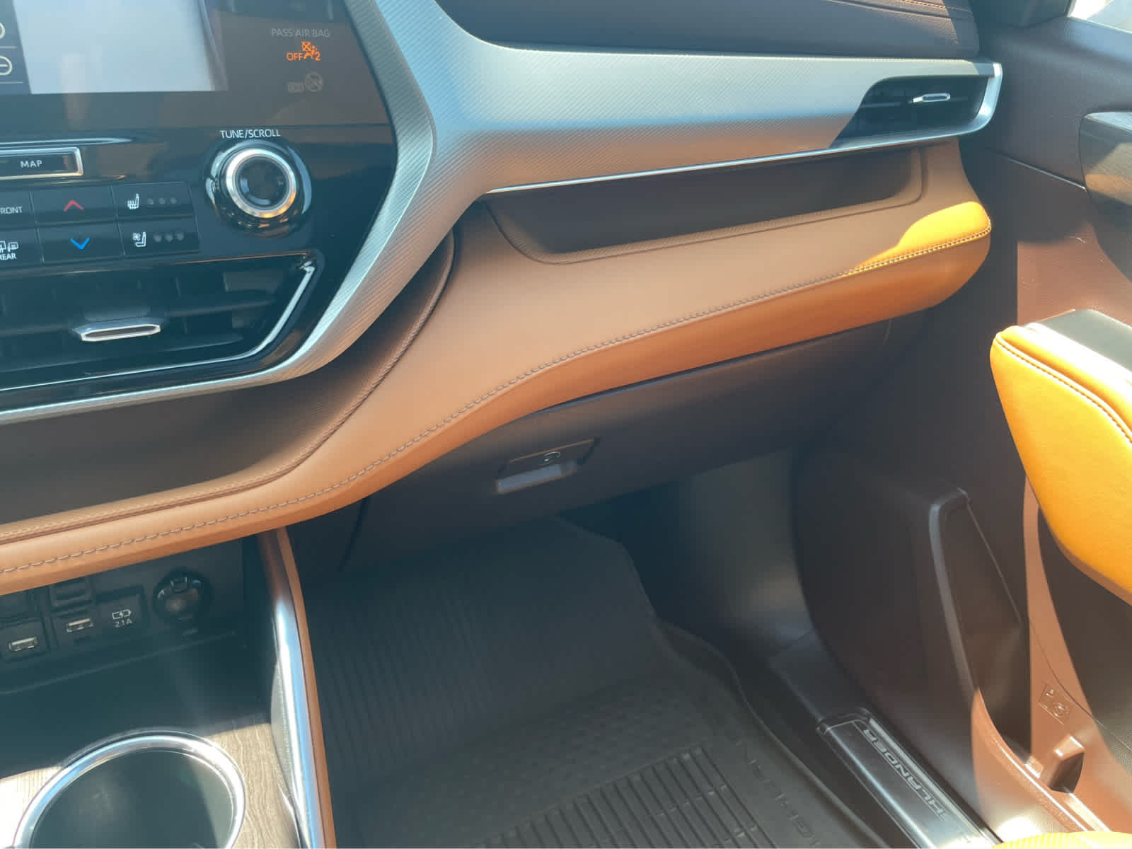 2021 Toyota Highlander Platinum photo 24
