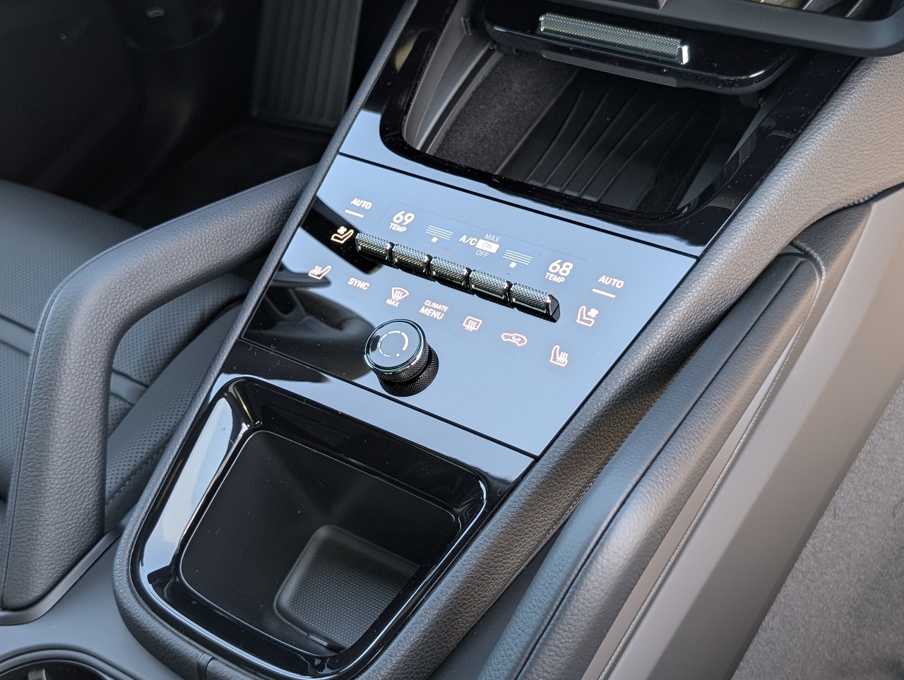 2025 Porsche Cayenne photo 15