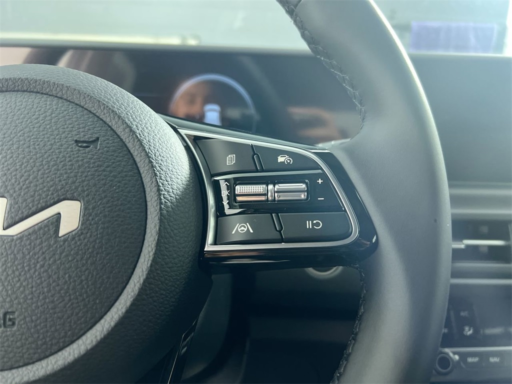 2026 Kia Seltos EX photo 17
