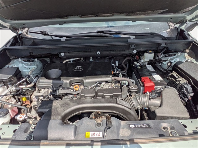 2021 Toyota RAV4 XLE photo 27