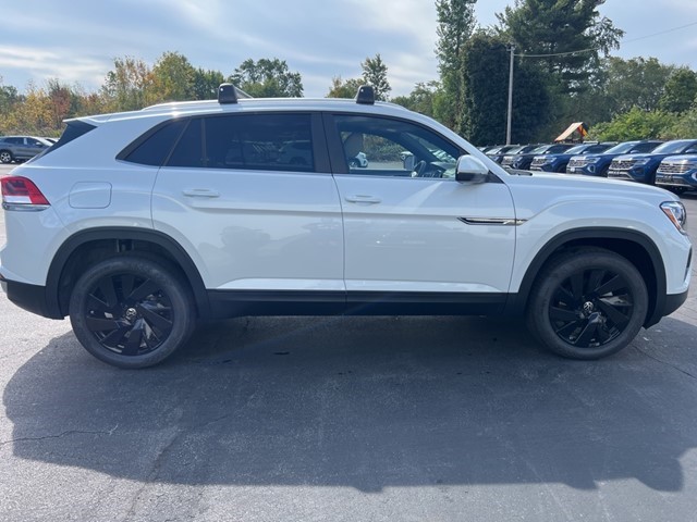 2026 Volkswagen Atlas Cross Sport SE Technology photo 4