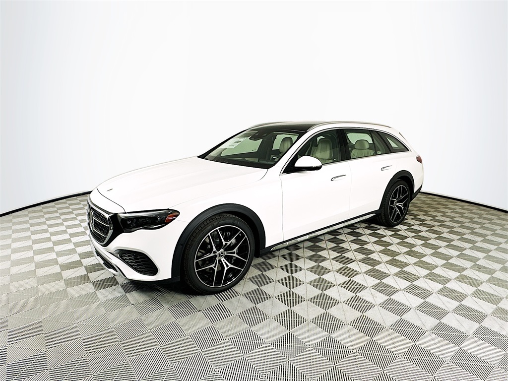 2026 Mercedes Benz E 4MATIC All-Terrain Wagon photo 3