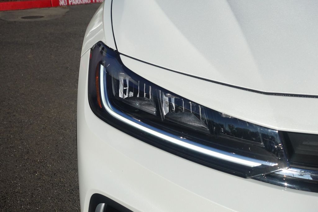 2025 Volkswagen Jetta 1.5T SE photo 3