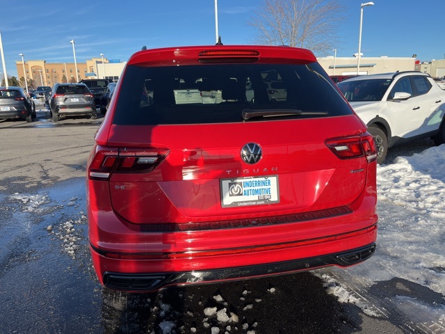 2024 Volkswagen Tiguan SE R-Line Black photo 4