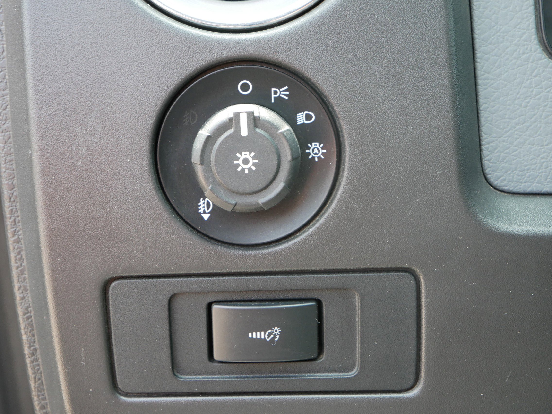 2014 Ford F-150 XLT photo 17