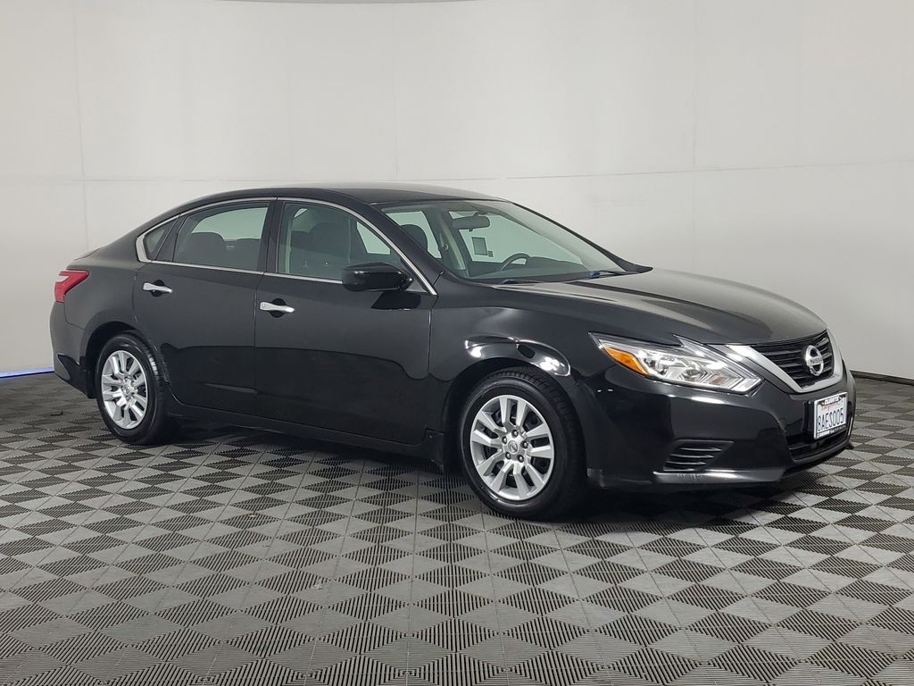 2017 Nissan Altima 2.5 S photo 2