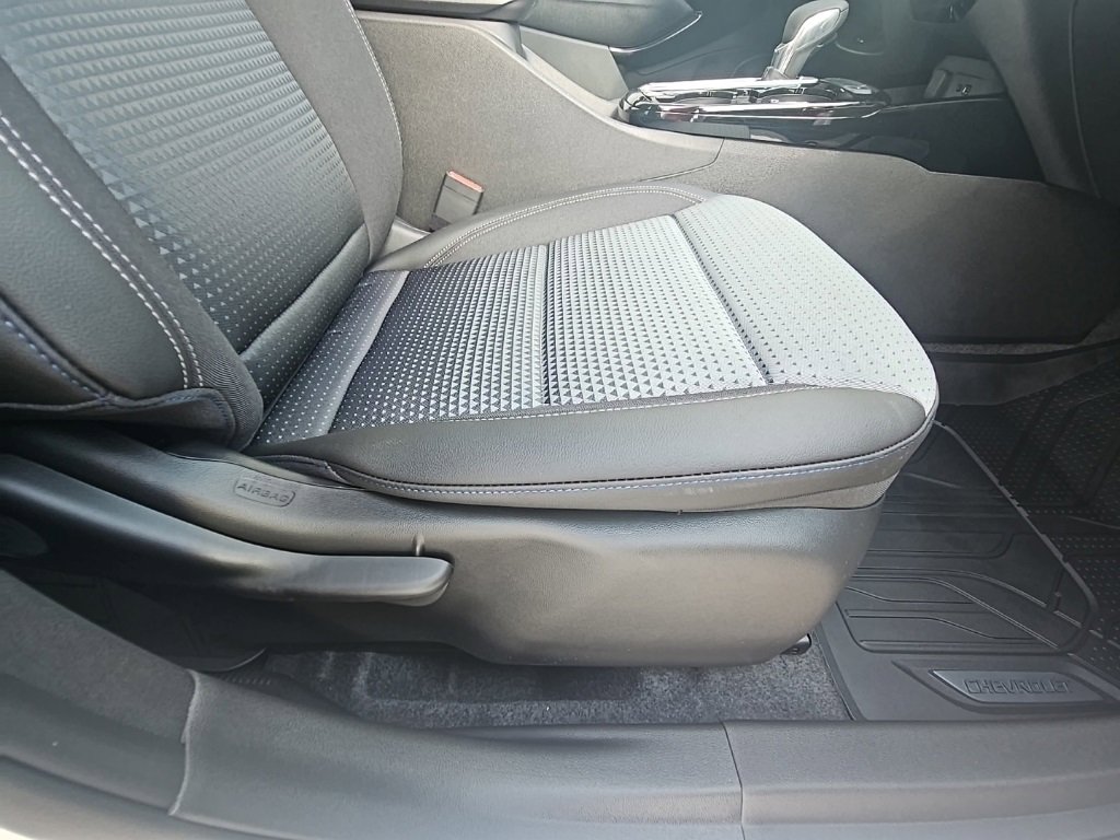 2025 Chevrolet Trax LT photo 20