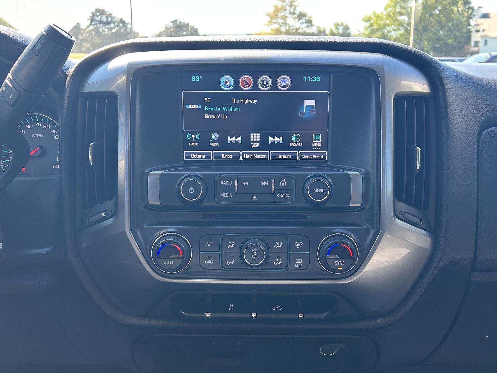 2018 Chevrolet Silverado 2500HD LT photo 15