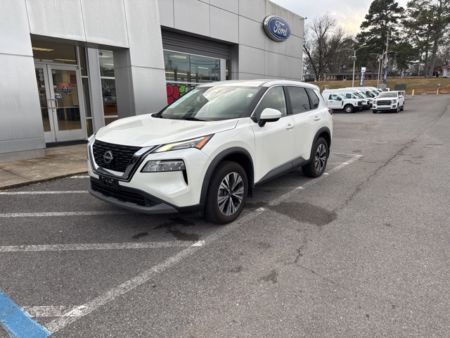 2023 Nissan Rogue SV's photo