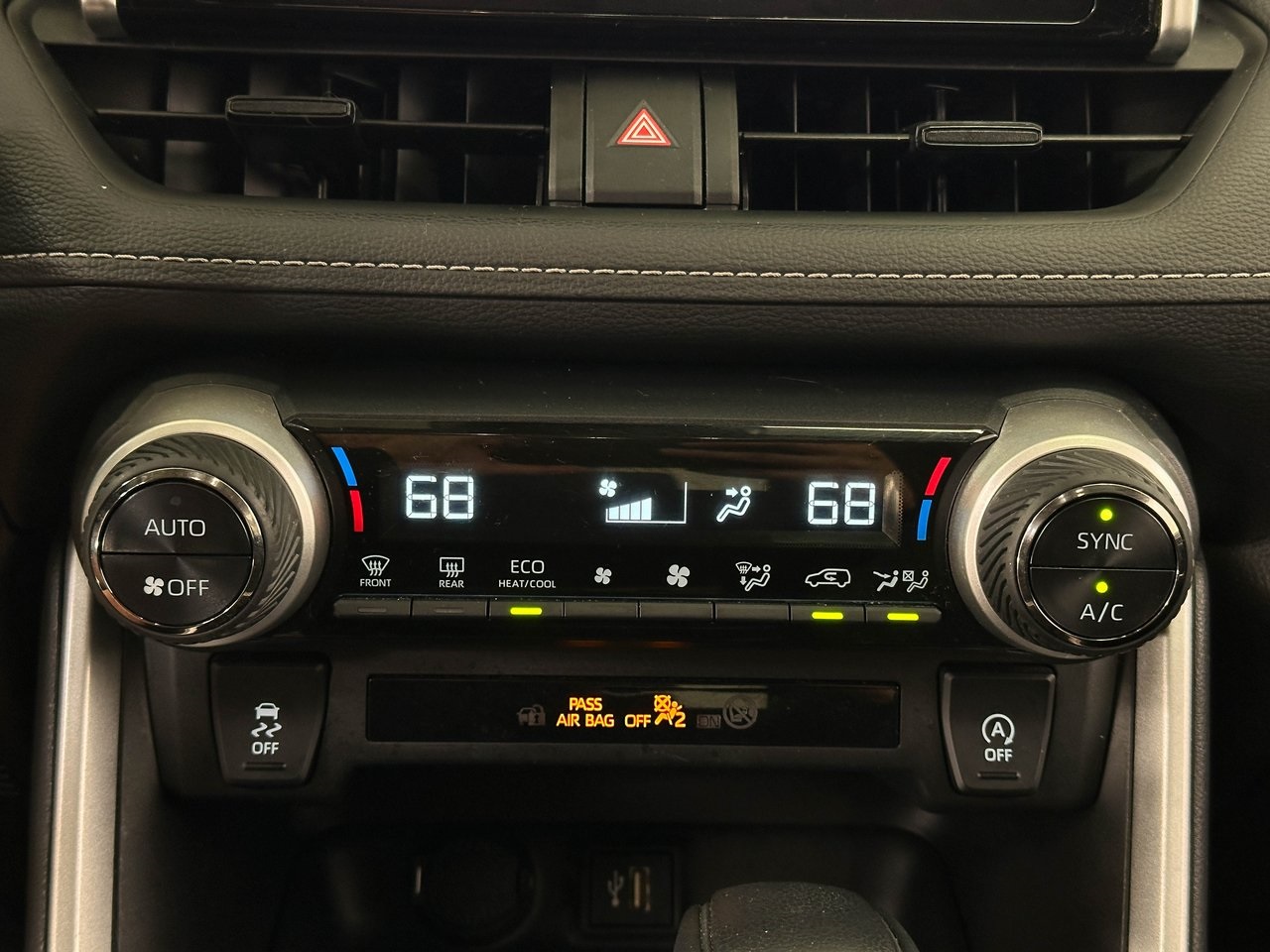 2023 Toyota RAV4 XLE photo 9