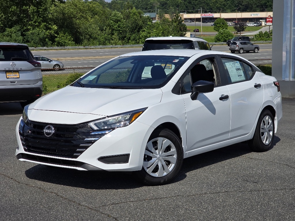 2025 Nissan Versa 1.6 S photo 2