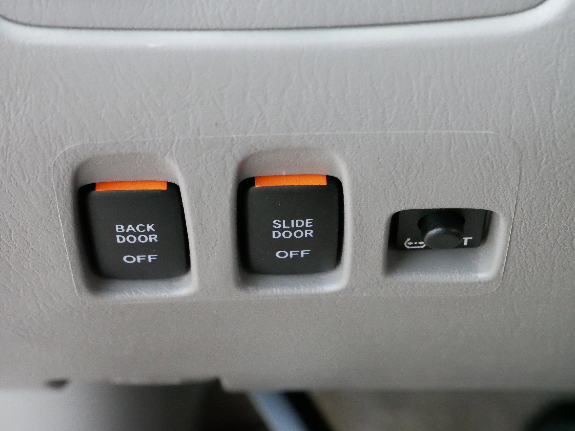 2009 Toyota Sienna XLE photo 26