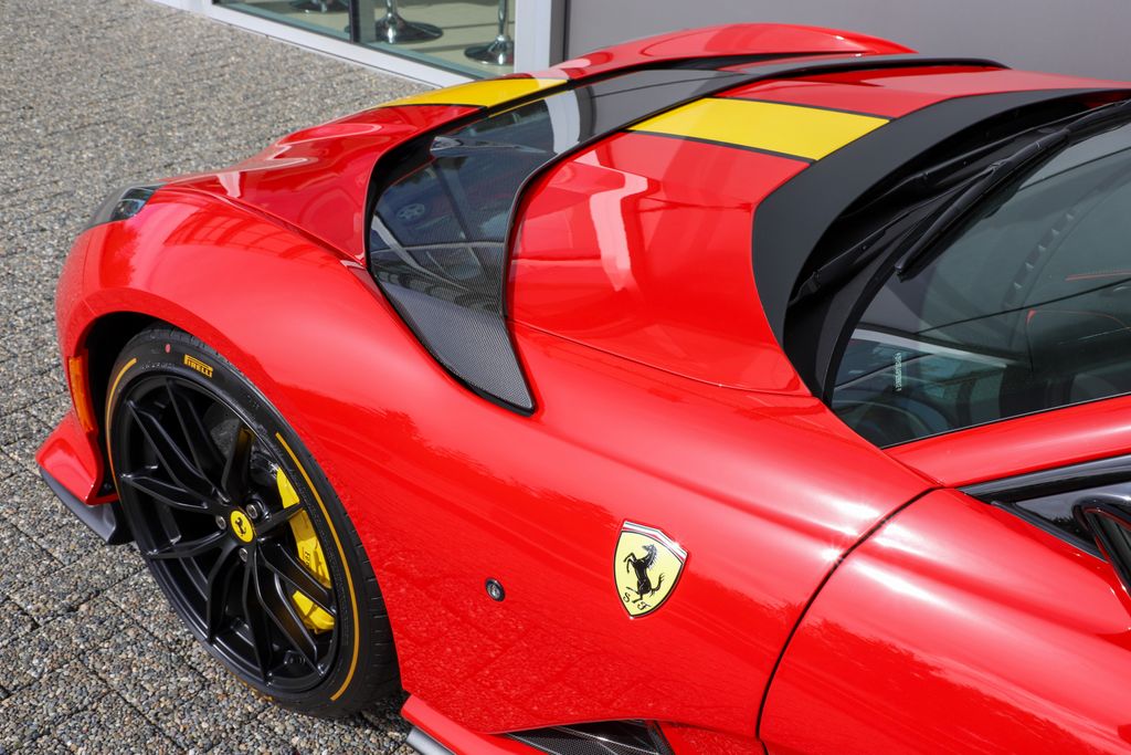 2023 Ferrari 812 Competizione photo 17