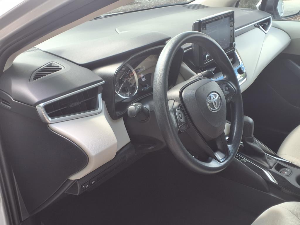 2022 Toyota Corolla LE photo 13