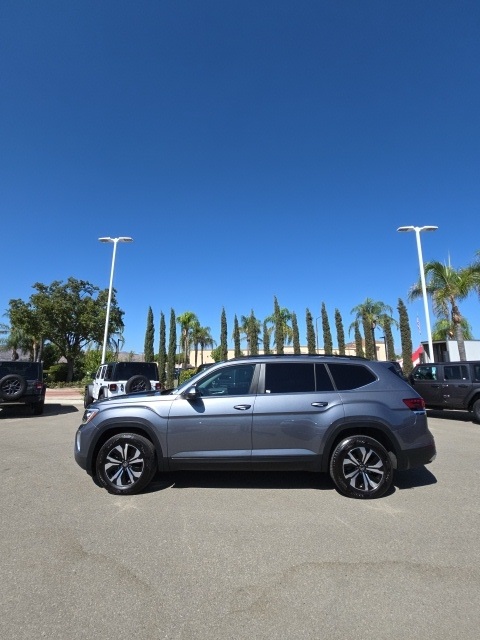2024 Volkswagen Atlas SE photo 12