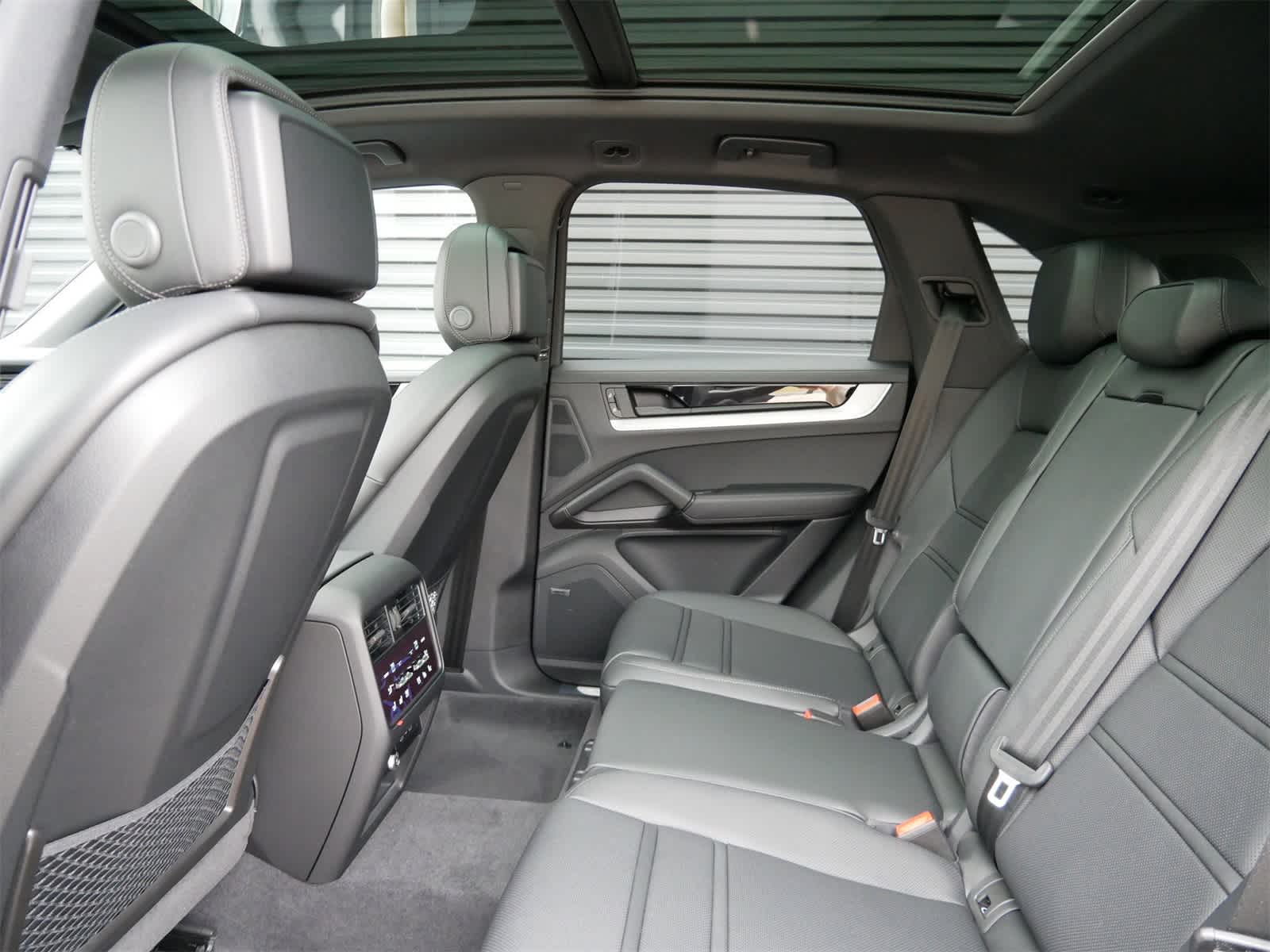 2026 Porsche Cayenne photo 5