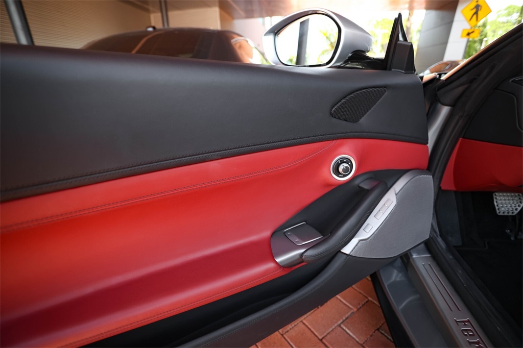 2022 Ferrari Portofino Base photo 32