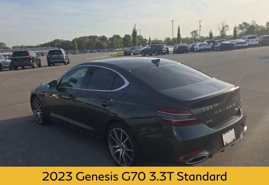 2023 Genesis G70 3.3T photo 2