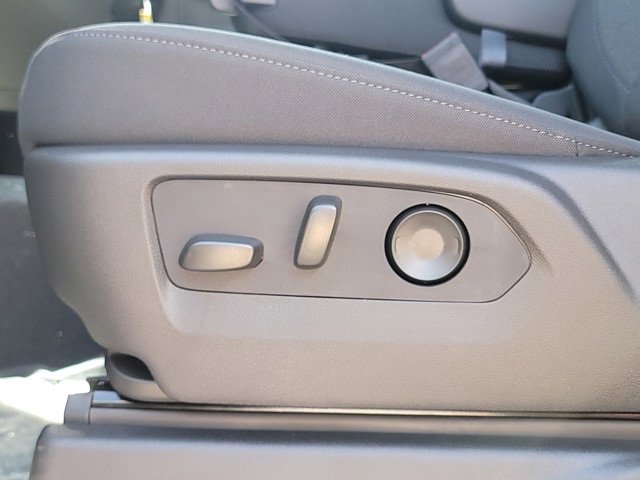 2026 Chevrolet Silverado 1500 LT photo 32