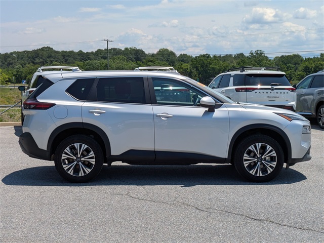 2023 Nissan Rogue SV photo 4