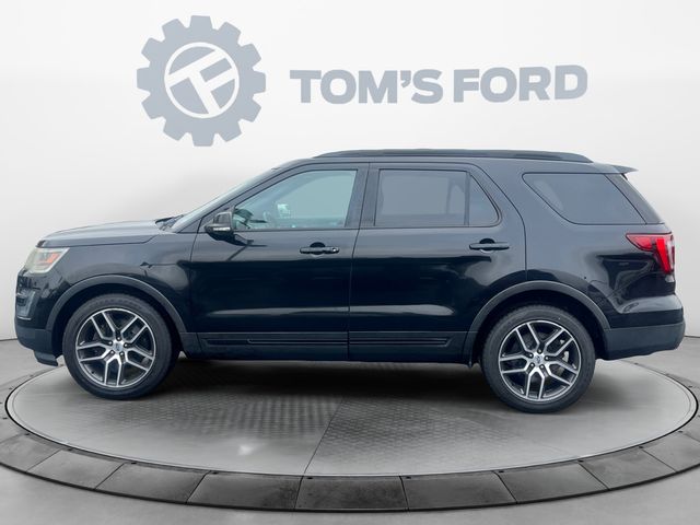 2016 Ford Explorer Sport photo 2