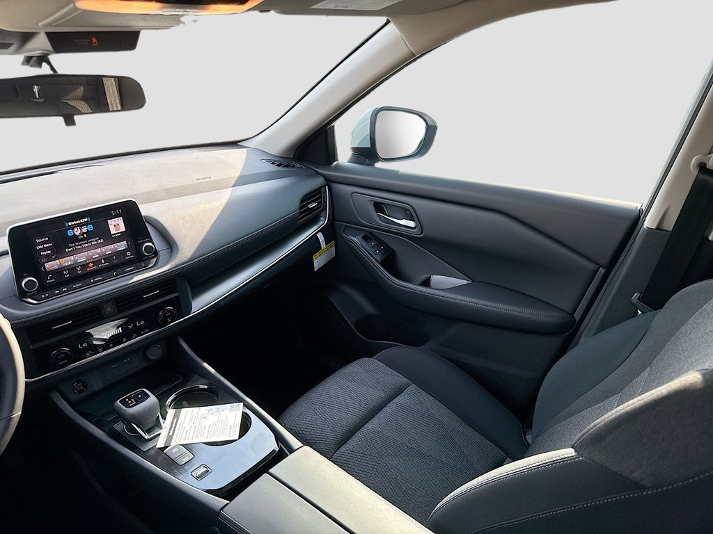 2026 Nissan Rogue SV photo 14