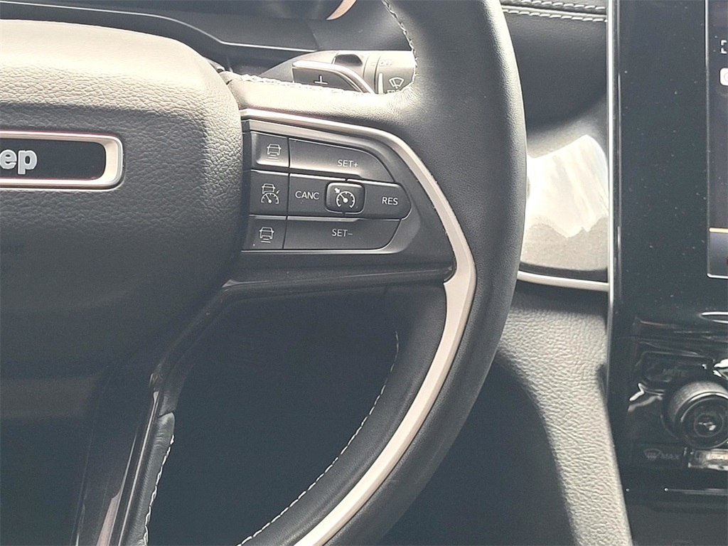2022 Jeep Grand Cherokee Altitude photo 23