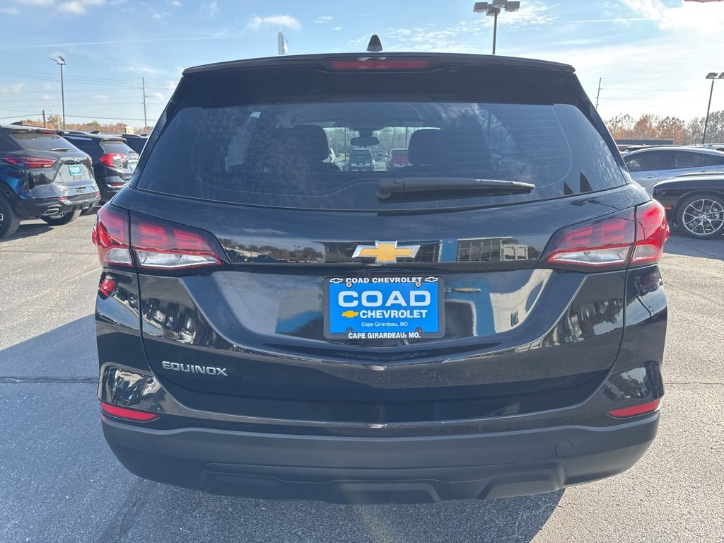 2024 Chevrolet Equinox LS photo 3
