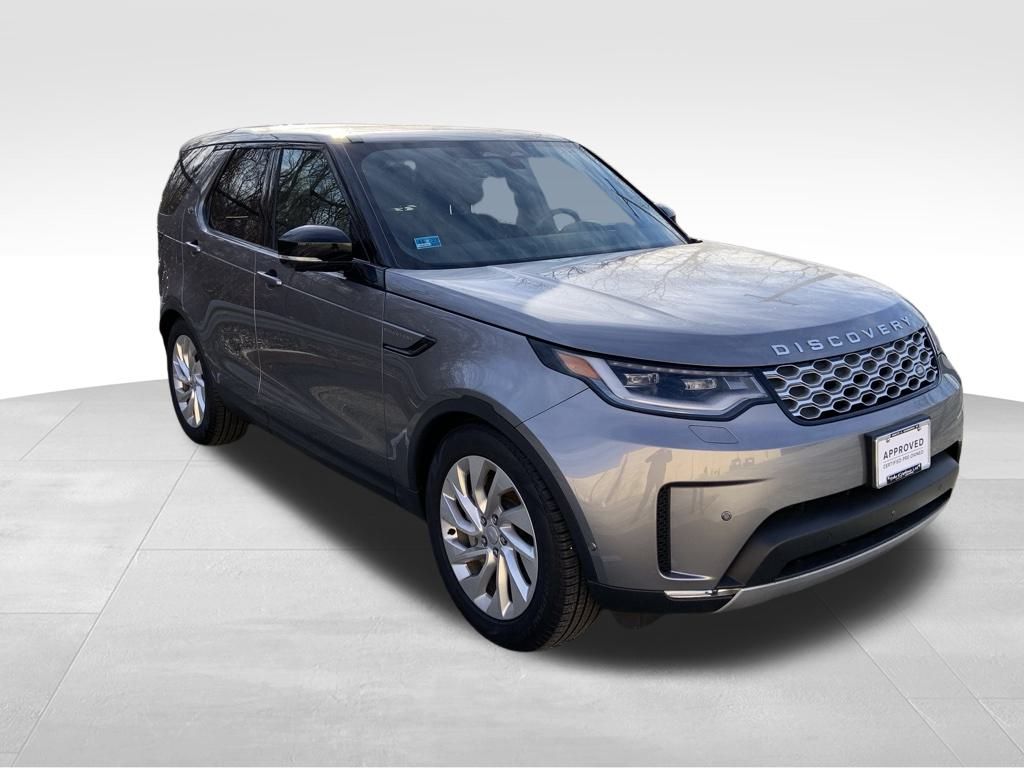 2025 Land Rover Discovery S photo 3