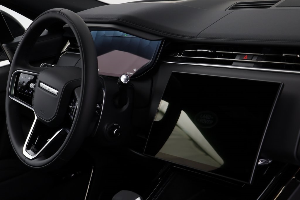2025 Land Rover Range Rover Sport SE photo 16