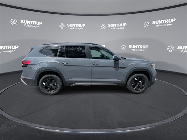 2025 Volkswagen Atlas Peak Edition SE Technology photo 19